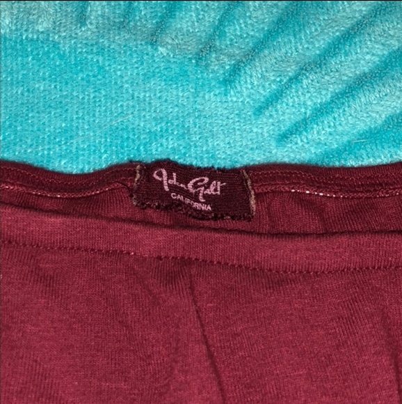 Brandy Melville maroon off the shoulder crop top - Picture 3 of 3